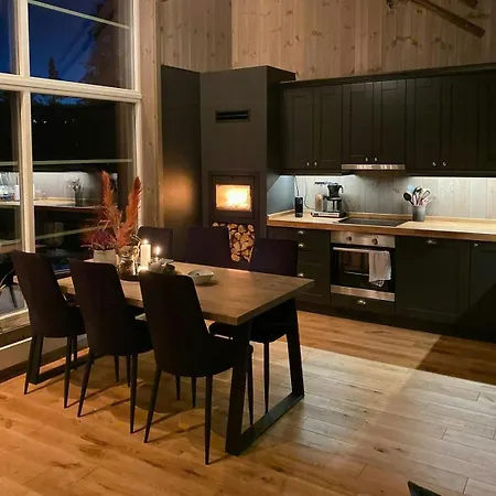 Modern In With Mountain Views Holiday home