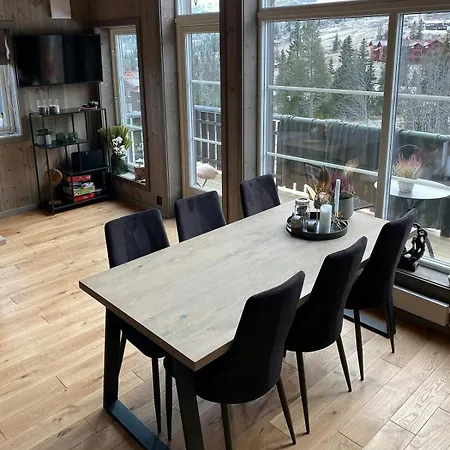 Modern In With Mountain Views Prázdninový dům *